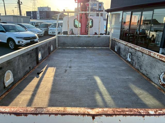 エルフトラック クレーン3段平ボディ!載積2000K!(11枚目)