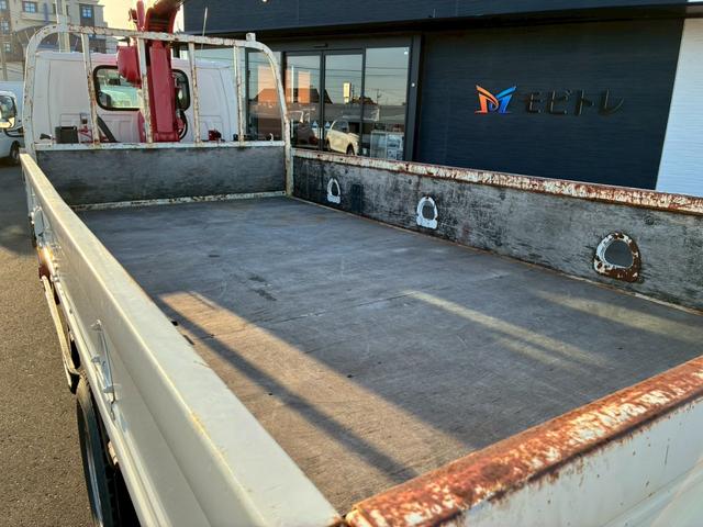 エルフトラック クレーン3段平ボディ!載積2000K!(12枚目)