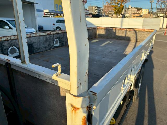 エルフトラック クレーン3段平ボディ!載積2000K!(13枚目)