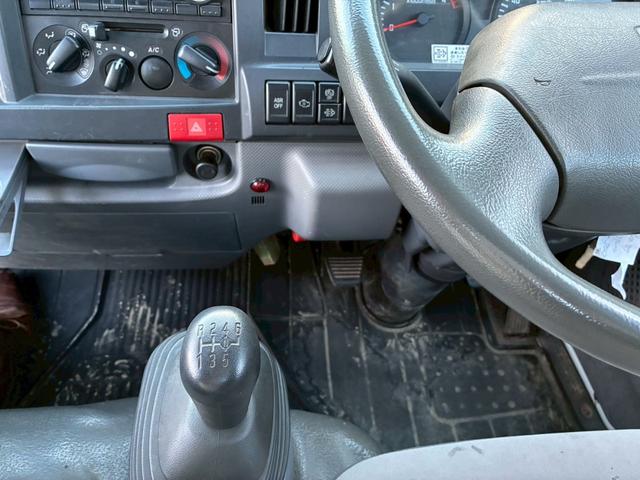 エルフトラック クレーン3段平ボディ!載積2000K!(34枚目)