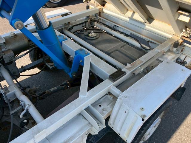 キャリイトラック 頑丈ダンプ　パートタイム４ＷＤ！高低二段切替式（後輪駆動ベース）（14枚目）