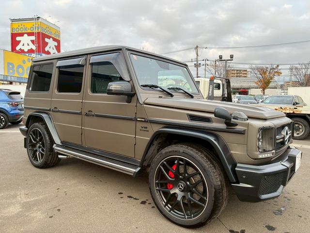 Ｇクラス 　Ｇ６３　ＡＭＧ　３５ｔｈ　国内限定３５台　左ハンドル　サンルーフ　純正ナビ　ＴＶ　２２インチＡＷ　ＥＴＣ　３６０°ドラレコ　バックカメラ　ＧＰＳレーダー（5枚目）