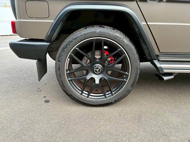 Ｇクラス 　Ｇ６３　ＡＭＧ　３５ｔｈ　国内限定３５台　左ハンドル　サンルーフ　純正ナビ　ＴＶ　２２インチＡＷ　ＥＴＣ　３６０°ドラレコ　バックカメラ　ＧＰＳレーダー（13枚目）