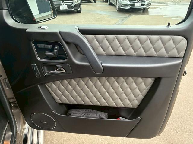 Ｇクラス 　Ｇ６３　ＡＭＧ　３５ｔｈ　国内限定３５台　左ハンドル　サンルーフ　純正ナビ　ＴＶ　２２インチＡＷ　ＥＴＣ　３６０°ドラレコ　バックカメラ　ＧＰＳレーダー（25枚目）
