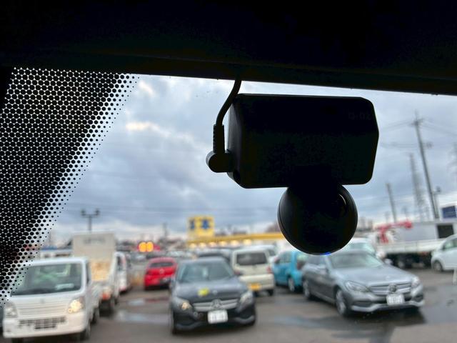 Ｇクラス 　Ｇ６３　ＡＭＧ　３５ｔｈ　国内限定３５台　左ハンドル　サンルーフ　純正ナビ　ＴＶ　２２インチＡＷ　ＥＴＣ　３６０°ドラレコ　バックカメラ　ＧＰＳレーダー（45枚目）