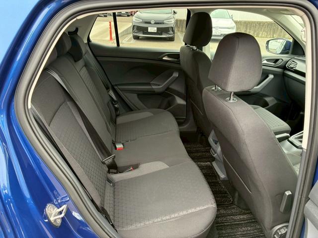 Ｔ－クロス ＴＳＩ　１ｓｔ　純正ナビ　ＴＶ　バックカメラ　ＥＴＣ　レーダークルーズコントロール　ブラインドスポットモニター（12枚目）