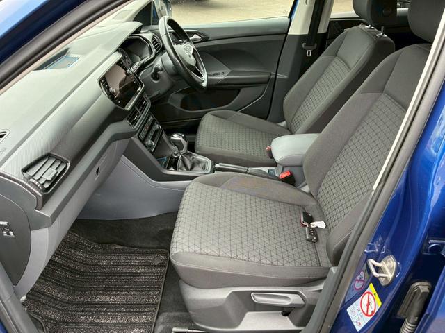 Ｔ－クロス ＴＳＩ　１ｓｔ　純正ナビ　ＴＶ　バックカメラ　ＥＴＣ　レーダークルーズコントロール　ブラインドスポットモニター（20枚目）