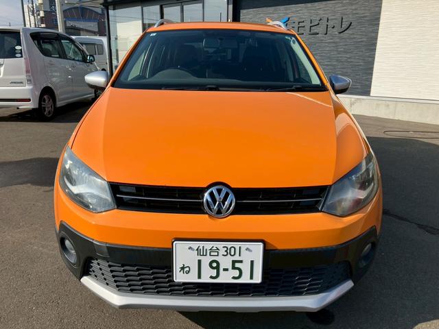 ポロ クロスポロ オレンジ! 社外ナビ・テレビ・ETC・ドライブレコーダー付き。スタッドレスアルミセット4本付き。車検付き。(2枚目)