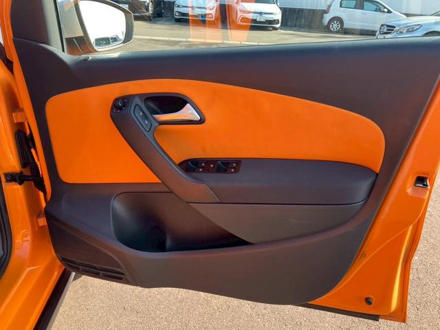 ポロ クロスポロ オレンジ! 社外ナビ・テレビ・ETC・ドライブレコーダー付き。スタッドレスアルミセット4本付き。車検付き。(13枚目)