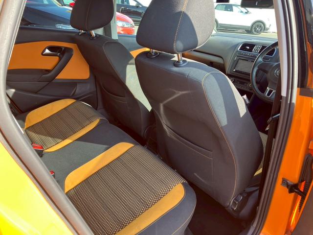ポロ クロスポロ オレンジ! 社外ナビ・テレビ・ETC・ドライブレコーダー付き。スタッドレスアルミセット4本付き。車検付き。(14枚目)