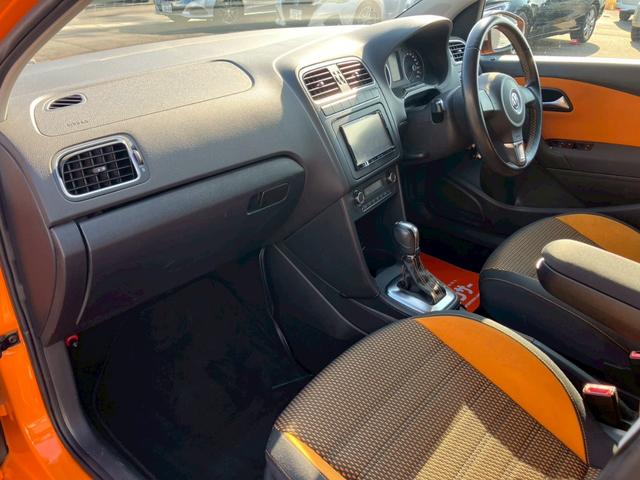 ポロ クロスポロ オレンジ! 社外ナビ・テレビ・ETC・ドライブレコーダー付き。スタッドレスアルミセット4本付き。車検付き。(25枚目)