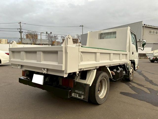 エルフトラック 強化ダンプ 強化ダンプ フルフラットロー 載積2000k ディーゼル3000cc 走行距離89951km 5MT エアコン パワステ パワーウインドー(5枚目)