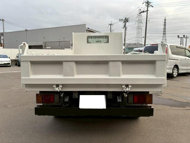 エルフトラック 強化ダンプ 強化ダンプ フルフラットロー 載積2000k ディーゼル3000cc 走行距離89951km 5MT エアコン パワステ パワーウインドー(6枚目)