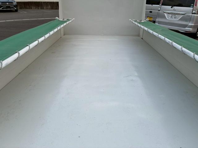 エルフトラック 強化ダンプ 強化ダンプ フルフラットロー 載積2000k ディーゼル3000cc 走行距離89951km 5MT エアコン パワステ パワーウインドー(11枚目)