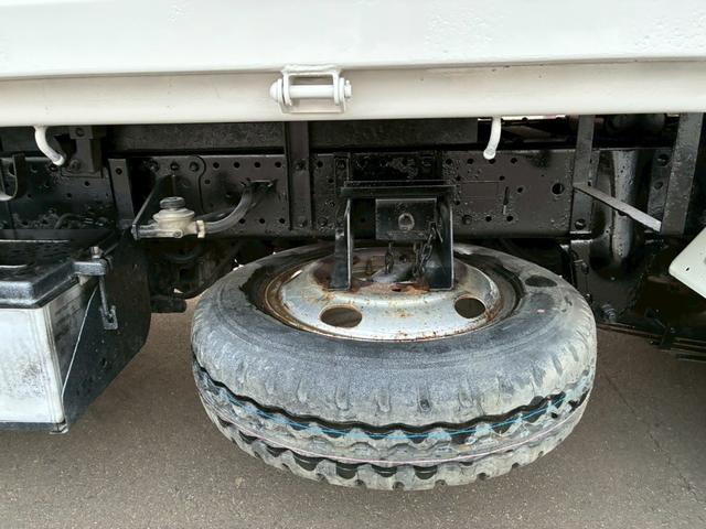 エルフトラック 強化ダンプ 強化ダンプ フルフラットロー 載積2000k ディーゼル3000cc 走行距離89951km 5MT エアコン パワステ パワーウインドー(29枚目)