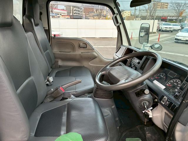 エルフトラック 強化ダンプ 強化ダンプ フルフラットロー 載積2000k ディーゼル3000cc 走行距離89951km 5MT エアコン パワステ パワーウインドー(37枚目)