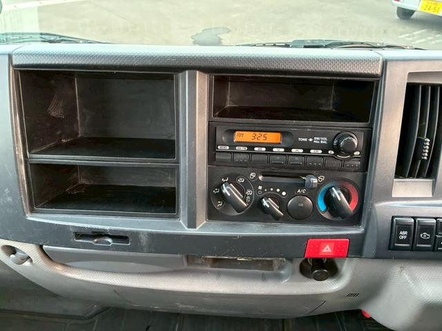 エルフトラック 強化ダンプ 強化ダンプ フルフラットロー 載積2000k ディーゼル3000cc 走行距離89951km 5MT エアコン パワステ パワーウインドー(41枚目)