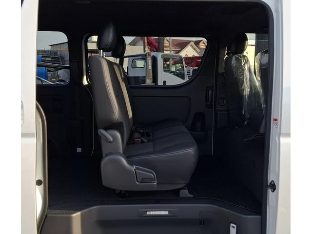 ハイエースバン スーパーＧＬ　ダークプライム　登録済未使用車　ダークプライムＳ　ブラックルーフ　ＯＰＡＷ　寒冷地仕様　ＲＦＯＧ　ＰＶＭ　デジタルインナーミラー　モデリスタエアロＫＩＴＶｅｒ１　モデリスタラゲッジＬＥＤ、ＬＥＤカーゴライト（14枚目）