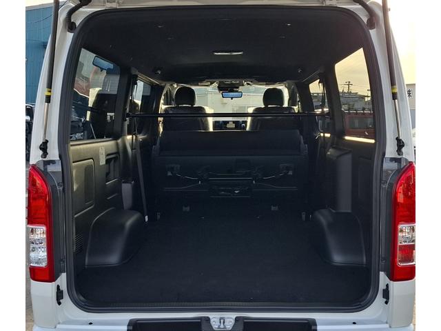 ハイエースバン スーパーＧＬ　ダークプライム　登録済未使用車　ダークプライムＳ　ブラックルーフ　ＯＰＡＷ　寒冷地仕様　ＲＦＯＧ　ＰＶＭ　デジタルインナーミラー　モデリスタエアロＫＩＴＶｅｒ１　モデリスタラゲッジＬＥＤ、ＬＥＤカーゴライト（16枚目）