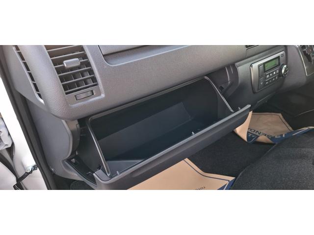 ハイエースバン スーパーＧＬ　ダークプライム　登録済未使用車　ダークプライムＳ　ブラックルーフ　ＯＰＡＷ　寒冷地仕様　ＲＦＯＧ　ＰＶＭ　デジタルインナーミラー　モデリスタエアロＫＩＴＶｅｒ１　モデリスタラゲッジＬＥＤ、ＬＥＤカーゴライト（31枚目）