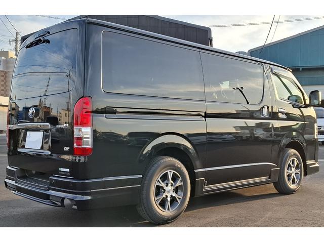 ハイエースバン スーパーＧＬ　ダークプライム　登録済未使用車　ダークプライムＳ　ブラックルーフ　ＯＰＡＷ　寒冷地仕様　ＲＦＯＧ　ＰＶＭ　デジタルインナーミラー　モデリスタエアロＫＩＴＶｅｒ１　モデリスタラゲッジＬＥＤ、ＬＥＤカーゴライト（6枚目）