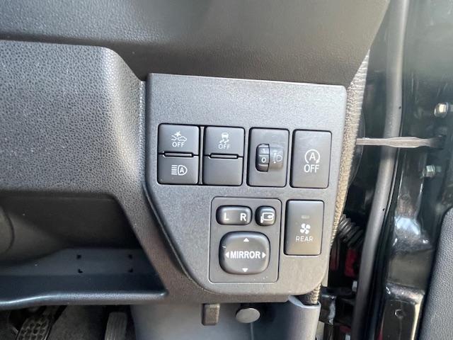 ハイゼットカーゴ クルーズターボＳＡＩＩＩ　４ＷＤ　バックカメラ　軽バン　ＡＴ　衝突被害軽減システム　ナビ　ＴＶ　　両側スライドドア　アイドリングストップ　電動格納ミラー　オートマチックハイビーム　ＡＢＳ　ＥＳＣ　エアコン　パワーステアリング（9枚目）