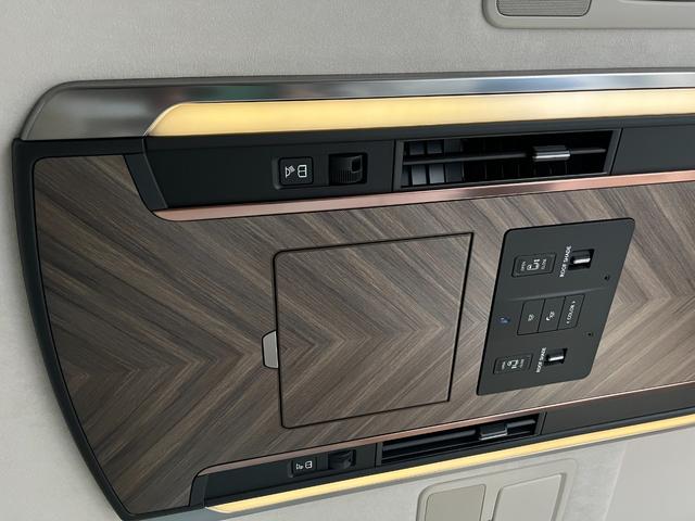ＬＭ ＬＭ５００ｈ　エグゼクティブ　ＬＭ５００ｈ　エグゼクティブ（４名）　モデリスタエアロ　１オーナー　マークレビンソン　４８インチリヤエンターテイメント　ユニバーサルステップ　調光機能付きパーティション　デジタルインナーミラー（10枚目）