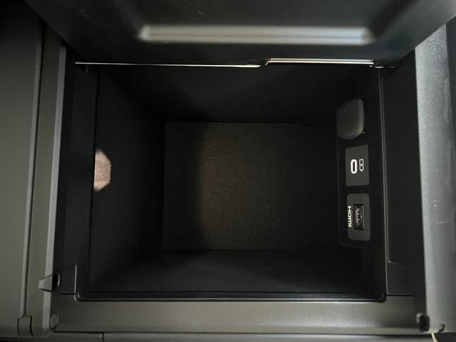 ＬＭ ＬＭ５００ｈ　エグゼクティブ　ＬＭ５００ｈ　エグゼクティブ（４名）　モデリスタエアロ　１オーナー　マークレビンソン　４８インチリヤエンターテイメント　ユニバーサルステップ　調光機能付きパーティション　デジタルインナーミラー（26枚目）