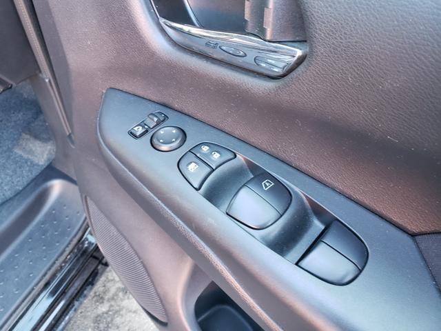 セレナ ハイウェイスター Vセレクション 禁煙車 9インチフルセグナビ ドラレコ 後席モニター ETC バックカメラ オートクルコン 衝突被害軽減システム 両側ハンズフリー電動スライドドア LEDライト スマートキー アイドリングストップ(8枚目)