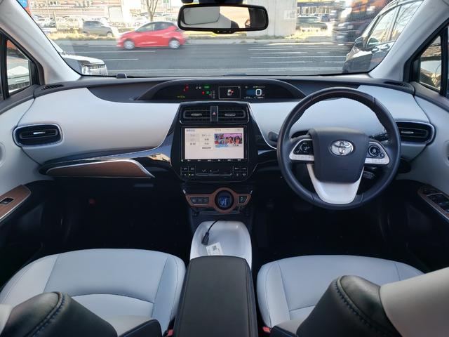 プリウス Ａツーリングセレクション　禁煙車　モデリスタエアロ　９型フルセグナビ　クールグレーレザーシート　ＥＴＣ　クリアランスソナー　レーンアシスト　　パークアシスト　衝突被害軽減システム　バックカメラ　オートハイビーム　オートライト（2枚目）