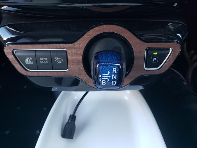 プリウス Ａツーリングセレクション　禁煙車　モデリスタエアロ　９型フルセグナビ　クールグレーレザーシート　ＥＴＣ　クリアランスソナー　レーンアシスト　　パークアシスト　衝突被害軽減システム　バックカメラ　オートハイビーム　オートライト（8枚目）