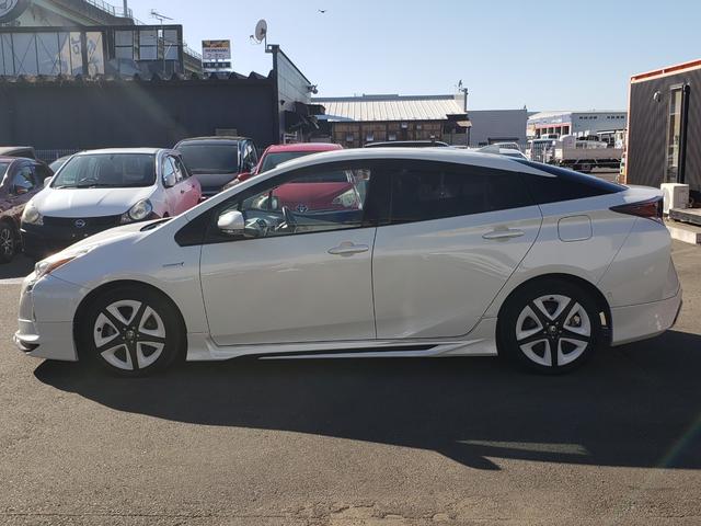 プリウス Ａツーリングセレクション　禁煙車　モデリスタエアロ　９型フルセグナビ　クールグレーレザーシート　ＥＴＣ　クリアランスソナー　レーンアシスト　　パークアシスト　衝突被害軽減システム　バックカメラ　オートハイビーム　オートライト（18枚目）