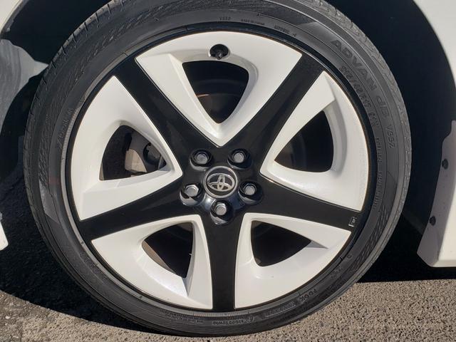 プリウス Ａツーリングセレクション　禁煙車　モデリスタエアロ　９型フルセグナビ　クールグレーレザーシート　ＥＴＣ　クリアランスソナー　レーンアシスト　　パークアシスト　衝突被害軽減システム　バックカメラ　オートハイビーム　オートライト（26枚目）