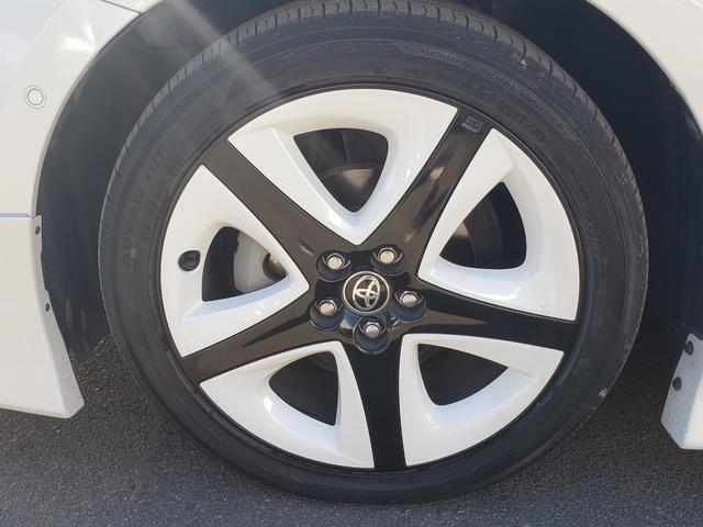 プリウス Ａツーリングセレクション　禁煙車　モデリスタエアロ　９型フルセグナビ　クールグレーレザーシート　ＥＴＣ　クリアランスソナー　レーンアシスト　　パークアシスト　衝突被害軽減システム　バックカメラ　オートハイビーム　オートライト（29枚目）