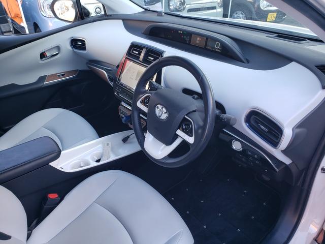 プリウス Ａツーリングセレクション　禁煙車　モデリスタエアロ　９型フルセグナビ　クールグレーレザーシート　ＥＴＣ　クリアランスソナー　レーンアシスト　　パークアシスト　衝突被害軽減システム　バックカメラ　オートハイビーム　オートライト（42枚目）