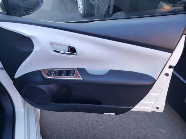 プリウス Ａツーリングセレクション　禁煙車　モデリスタエアロ　９型フルセグナビ　クールグレーレザーシート　ＥＴＣ　クリアランスソナー　レーンアシスト　　パークアシスト　衝突被害軽減システム　バックカメラ　オートハイビーム　オートライト（50枚目）