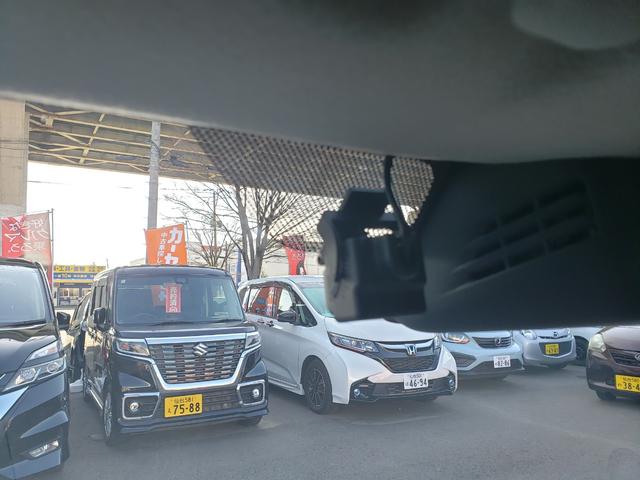 アルトラパン モード　禁煙車　走行２２千Ｋｍ台　ドラレコ　ＥＴＣ　ナビ　ＴＶ　クリアランスソナー　レーンアシスト　衝突被害軽減システム　オートライト　ＨＩＤ　スマートキー　アイドリングストップ　電動格納ミラー　シートヒータ（7枚目）