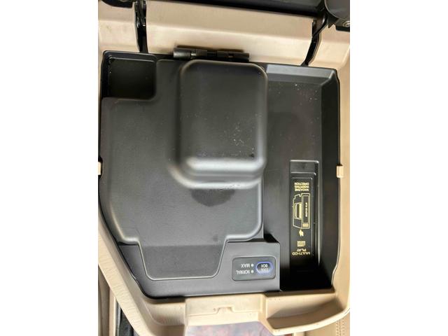 ランドクルーザー１００ ＶＸリミテッド　４ＷＤ　パワーシート　ナビ　ヘッドライトウォッシャー　アルミホイール　キーレスエントリー　電動格納ミラー　シートヒーター　ＡＴ　ＡＢＳ　エアコン　パワーステアリング　パワーウィンドウ　運転席エアバッグ（7枚目）
