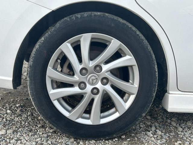 【純正アルミホイール】純正１６インチアルミホイールです。タイヤ溝も残っておりますので、安心して乗ることが出来ます！