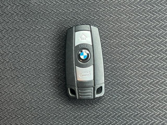 ３シリーズ ３２０ｉツーリング　関東仕入れ　距離４００００ｋｍ　ＨＤＤナビ　バックカメラ　ミラー一体型ＥＴＣ　電動シート　スマートキー　プッシュスタート　純正１６インチＡＷ　ＨＩＤヘッドライト　オートライト　タイミングチェーン（25枚目）