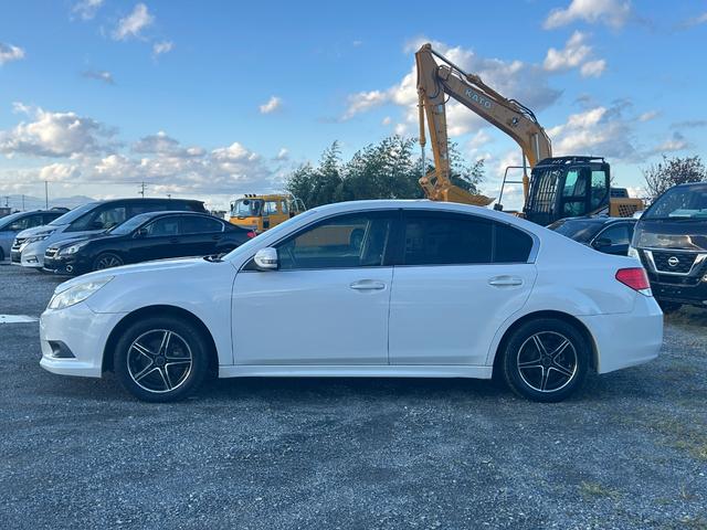 レガシィＢ４ ２．５ｉ　４ＷＤ　Ｂｌｕｅｔｏｏｔｈオーディオ　フルセグＴＶ　社外１７インチアルミホイール　キーレスエントリー　電動格納ミラー　フォグランプ（10枚目）