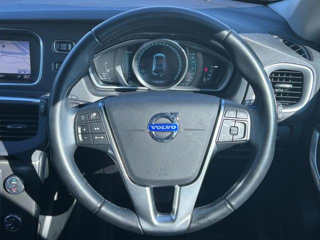 V40 T4 東海仕入れ Bluetoothオーディオ フルセグTV レーダークルーズコントロール ブライドスポットモニター コーナーセンサー ETC スマートキー プッシュスタート 純正17インチAW(17枚目)