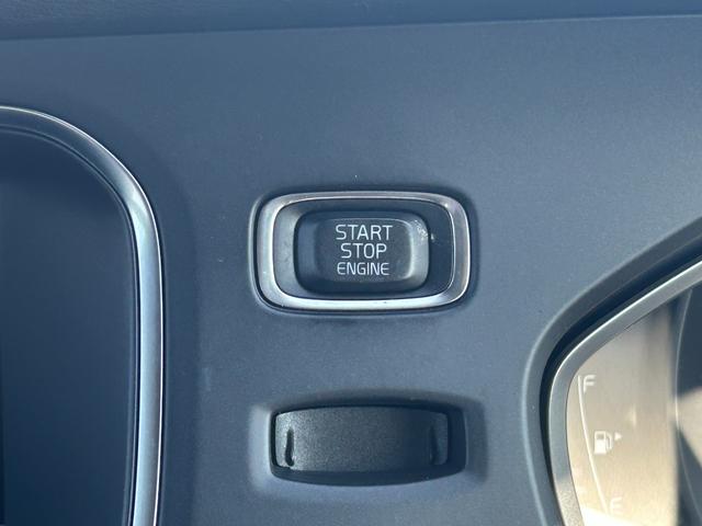 V40 T4 東海仕入れ Bluetoothオーディオ フルセグTV レーダークルーズコントロール ブライドスポットモニター コーナーセンサー ETC スマートキー プッシュスタート 純正17インチAW(20枚目)