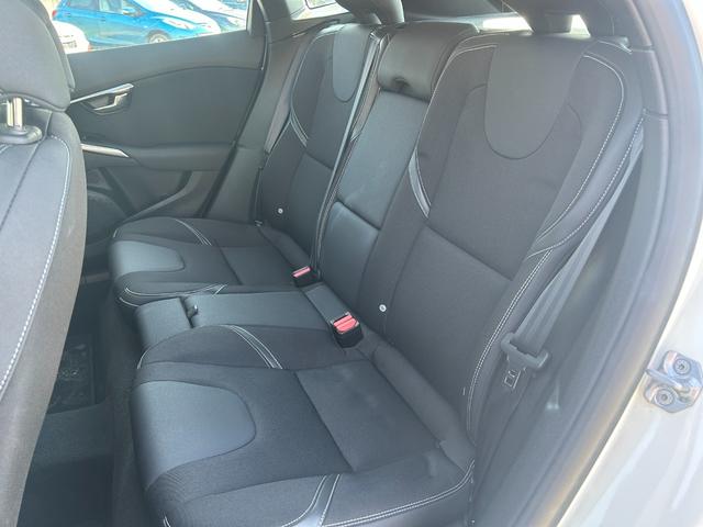 V40 T4 東海仕入れ Bluetoothオーディオ フルセグTV レーダークルーズコントロール ブライドスポットモニター コーナーセンサー ETC スマートキー プッシュスタート 純正17インチAW(23枚目)