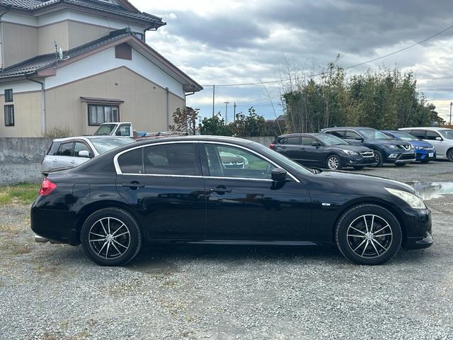 スカイライン 250GT 関東仕入れ 社外マフラー Bluetoothオーディオ フルセグTV バックカメラ ETC スマートキー プッシュスタート 電動シート ハーフレザー フォグランプ 16インチAW タイミングチェーン(11枚目)