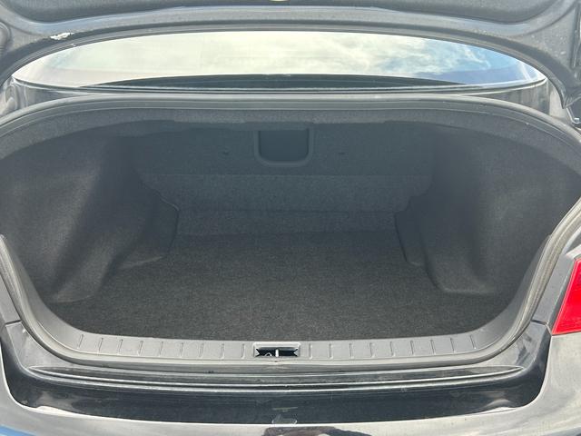 スカイライン 250GT 関東仕入れ 社外マフラー Bluetoothオーディオ フルセグTV バックカメラ ETC スマートキー プッシュスタート 電動シート ハーフレザー フォグランプ 16インチAW タイミングチェーン(25枚目)