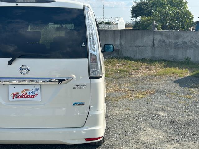 セレナ ハイウェイスター　Ｓ－ハイブリッド　Ｖセレクション　フリップダウンモニター　両側パワースライドドア　Ｂｌｕｅｔｏｏｔｈオーディオ　フルセグＴＶ　バックカメラ　ＥＴＣ　スマートキー　プッシュスタート　　ＨＩＤヘッドライト　純正１６インチＡＷ（15枚目）