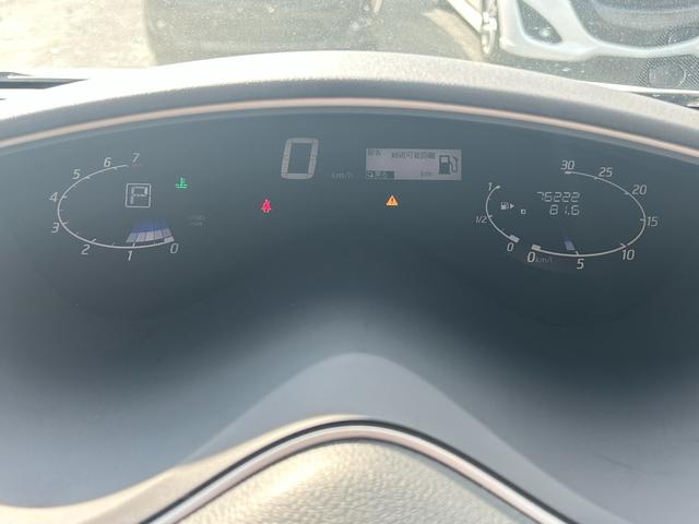 セレナ ハイウェイスター　Ｓ－ハイブリッド　Ｖセレクション　フリップダウンモニター　両側パワースライドドア　Ｂｌｕｅｔｏｏｔｈオーディオ　フルセグＴＶ　バックカメラ　ＥＴＣ　スマートキー　プッシュスタート　　ＨＩＤヘッドライト　純正１６インチＡＷ（17枚目）