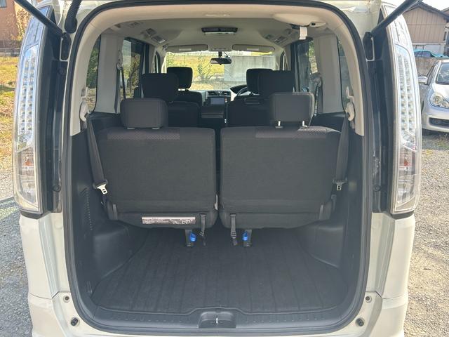 セレナ ハイウェイスター　Ｓ－ハイブリッド　Ｖセレクション　フリップダウンモニター　両側パワースライドドア　Ｂｌｕｅｔｏｏｔｈオーディオ　フルセグＴＶ　バックカメラ　ＥＴＣ　スマートキー　プッシュスタート　　ＨＩＤヘッドライト　純正１６インチＡＷ（28枚目）