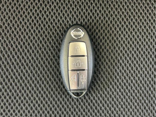 セレナ ハイウェイスター　Ｓ－ハイブリッド　Ｖセレクション　フリップダウンモニター　両側パワースライドドア　Ｂｌｕｅｔｏｏｔｈオーディオ　フルセグＴＶ　バックカメラ　ＥＴＣ　スマートキー　プッシュスタート　　ＨＩＤヘッドライト　純正１６インチＡＷ（31枚目）